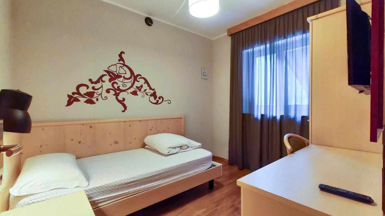 Hotel Principe Marmolada Мальга-Чапела Екстер'єр фото